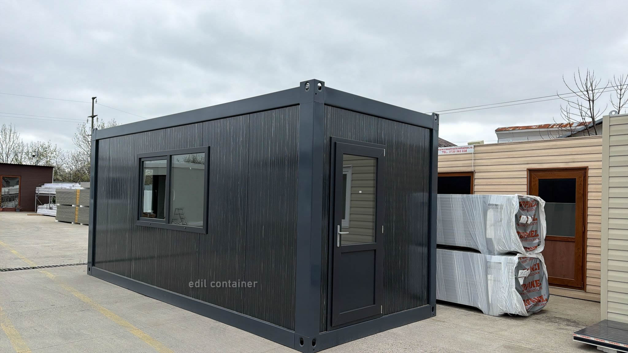 container negru geam pvc culisant