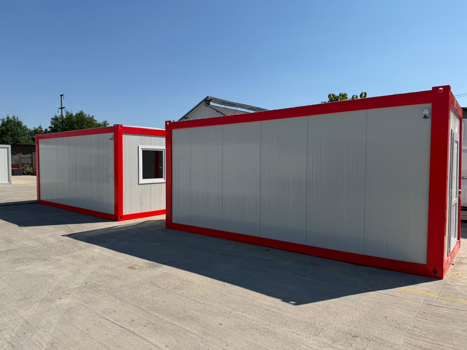 doua containere modulare pro